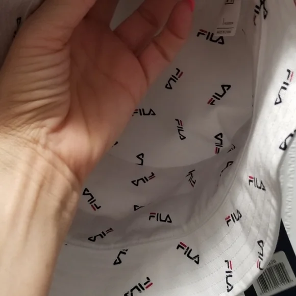 FILA BUCKET HAT REVERSIBLE NWT - Picture 3 of 3